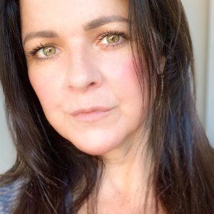 Meet your Posher, Elise